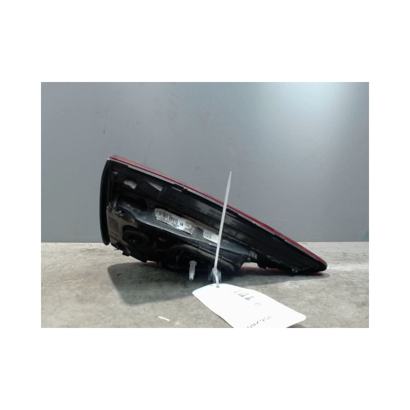 FEU ARRIERE INTERIEUR DROIT RENAULT CLIO