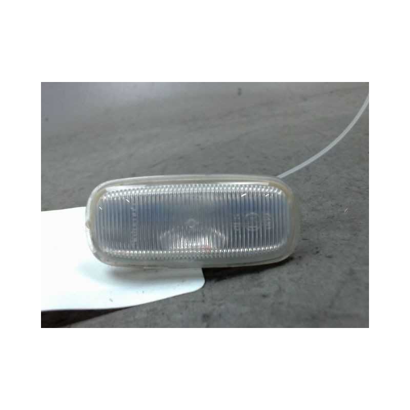 REPETITEUR AILE GAUCHE AUDI A3 2000-2003