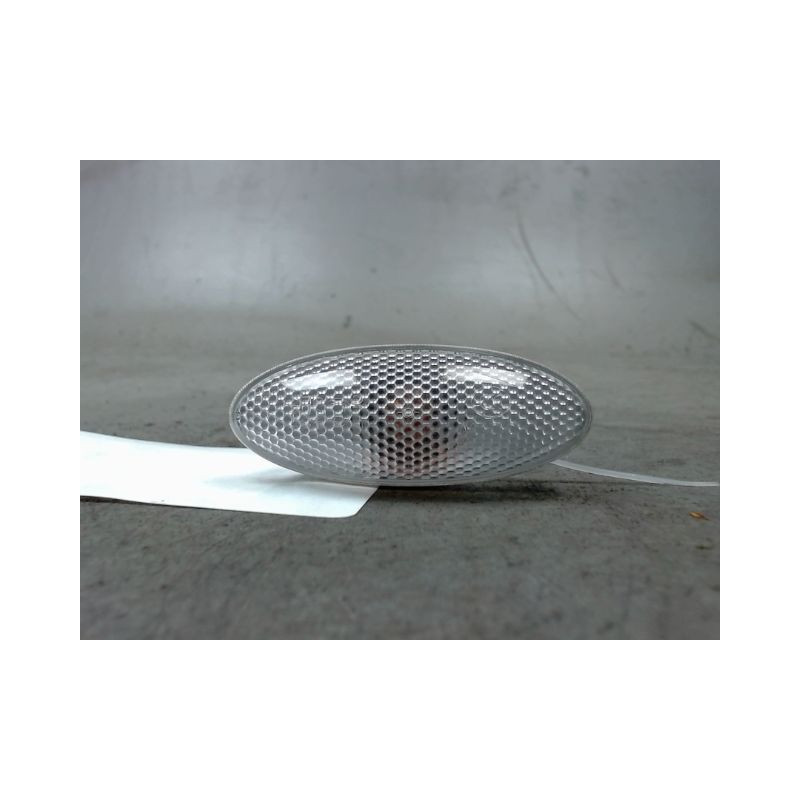 REPETITEUR AILE GAUCHE TOYOTA YARIS 2005-