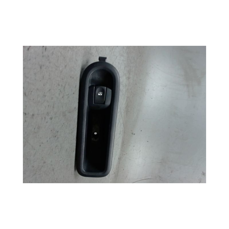 COMMANDE LEVE-GLACE PORTE AVD RENAULT CLIO