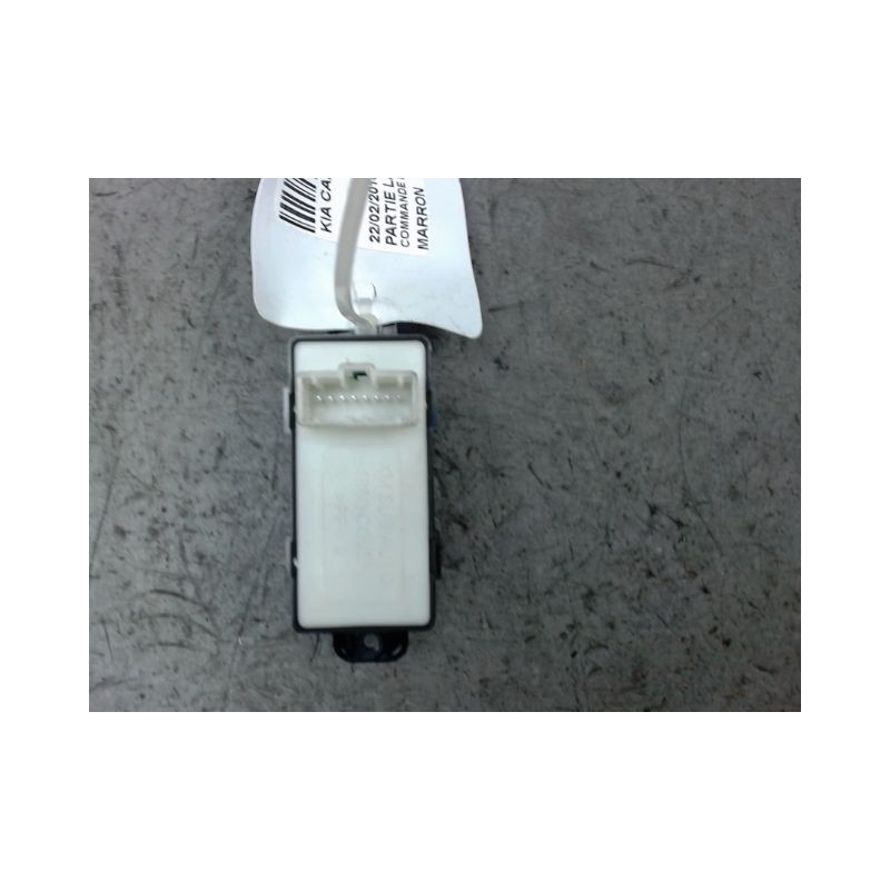 COMMANDE LEVE-GLACE PORTE AVD KIA CARENS