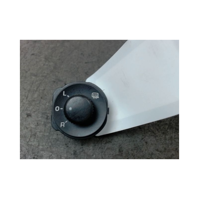 COMMANDE RETROVISSEUR EXTERIEUR ELECTRIQUE SKODA OCTAVIA 2004