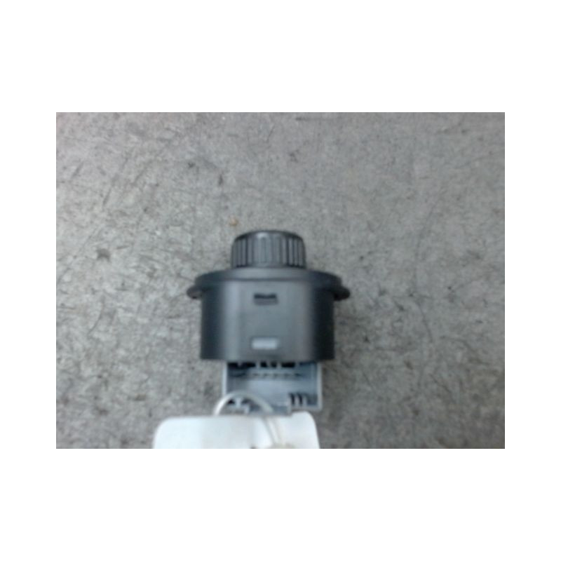 COMMANDE RETROVISSEUR EXTERIEUR ELECTRIQUE SKODA OCTAVIA 2004