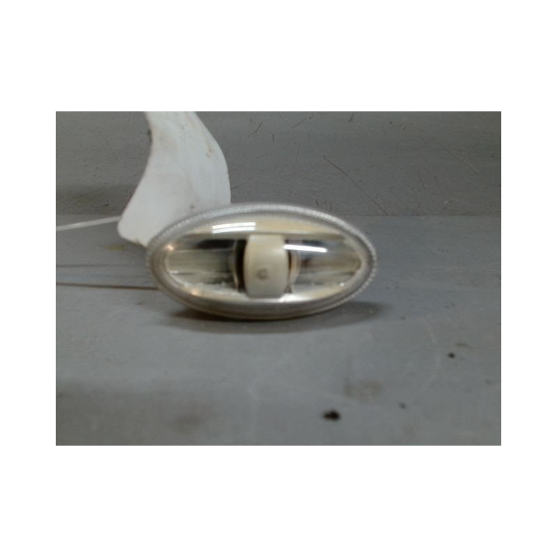 REPETITEUR AILE GAUCHE PEUGEOT 206+ 2009-