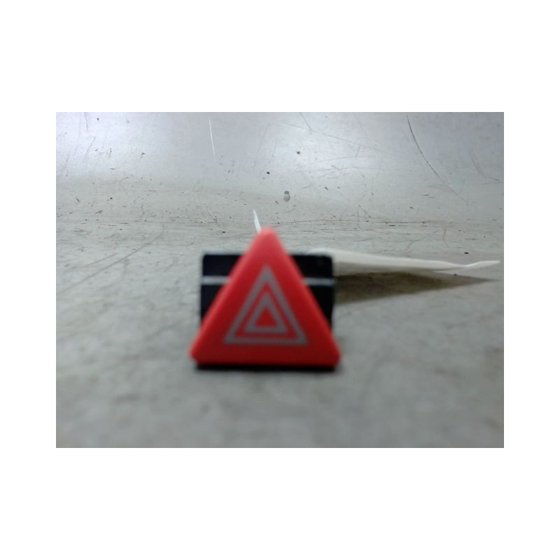 BOUTON DE WARNING AUDI A3 SPORTBACK