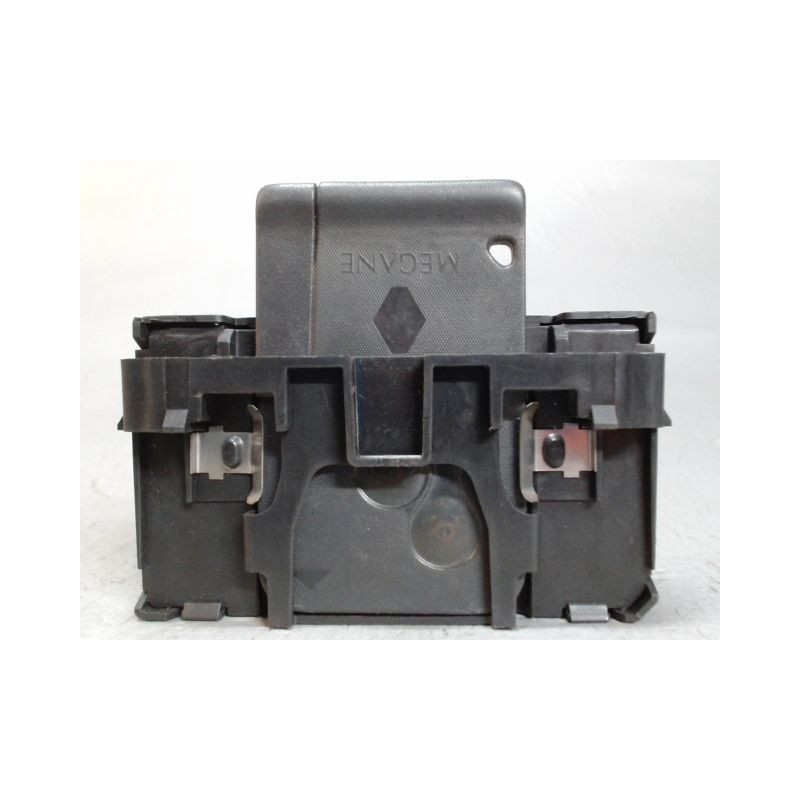 LECTEUR DE CARTE RENAULT MEGANE II PH2 2006-
