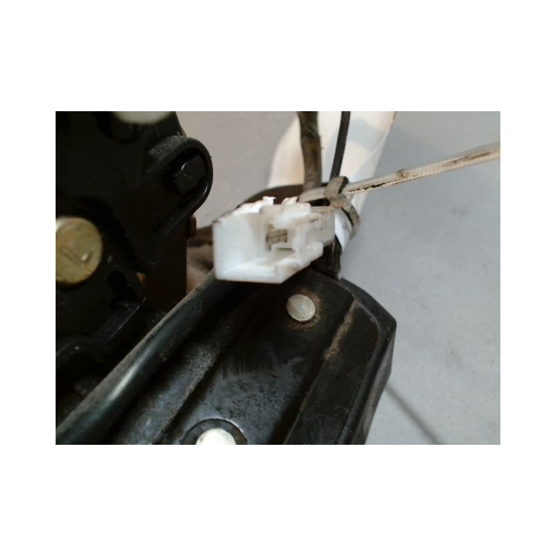 SERRURE HAYON  KIA CERATO 5P