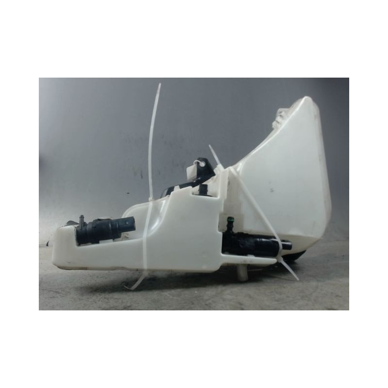 RESERVOIR LAVE-GLACE AVANT AUDI A6 2004-