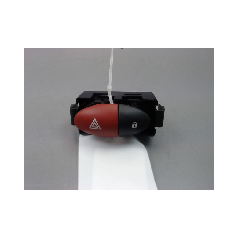 BOUTON DE WARNING RENAULT TWINGO II Phase 1 2007-2011