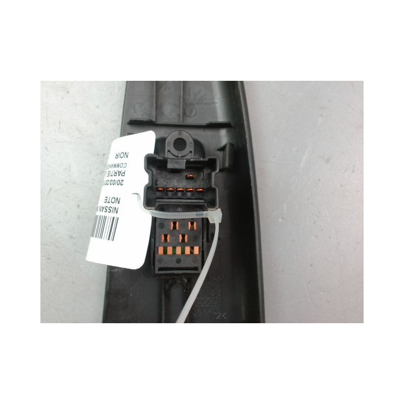 COMMANDE LEVE-GLACE PORTE AVD NISSAN NOTE
