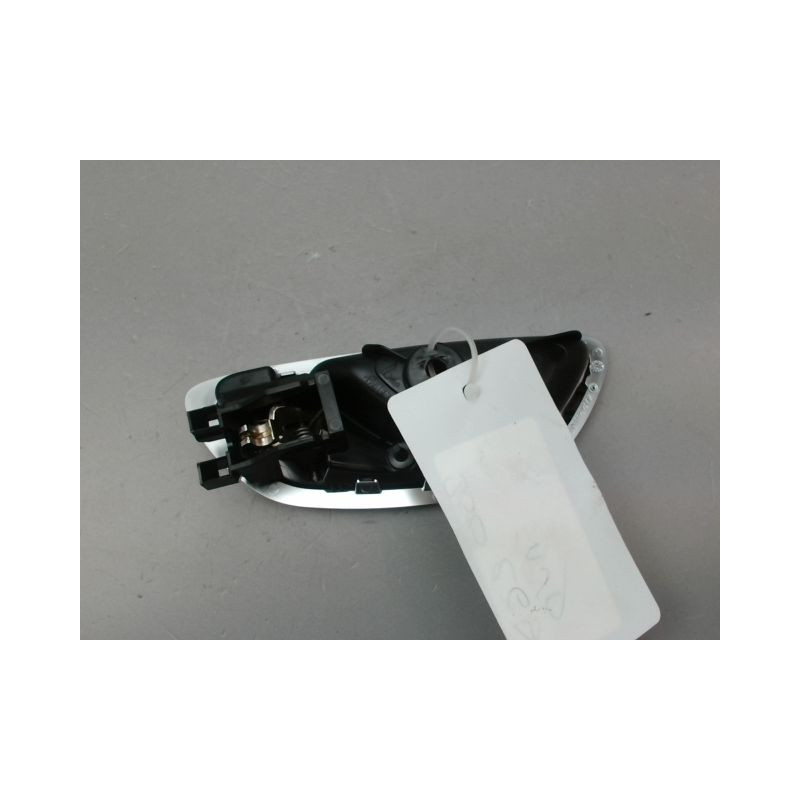 POIGNEE INTERIEURE PORTE AVANT DROIT RENAULT TALISMAN