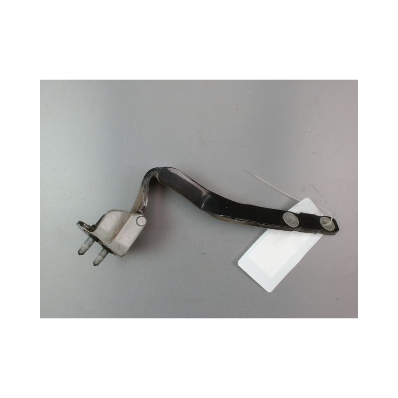 CHARNIERE HAYON D AUDI A1