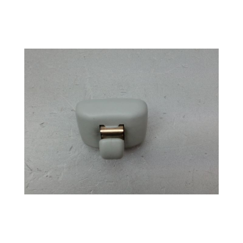 CROCHET FIXATION PARE SOLEIL D AUDI A1