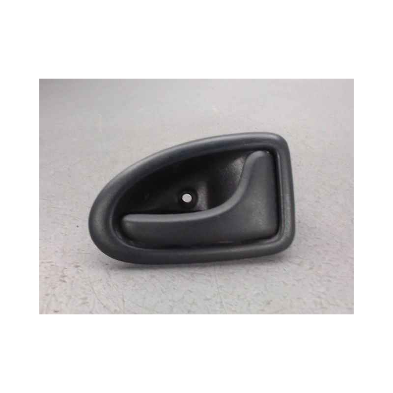 POIGNEE INTERIEURE PORTE AVANT DROIT RENAULT TRAFIC