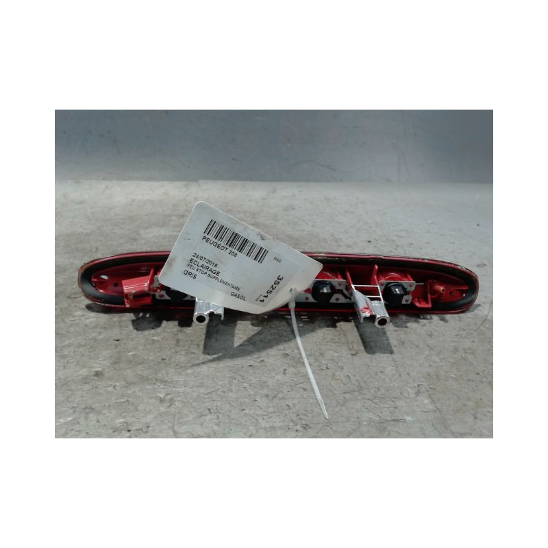 FEUX STOP SUPPLEMENTAIRE PEUGEOT 208