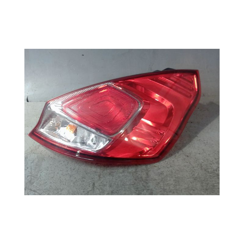 FEU ARRIERE DROIT FORD FIESTA 2010-