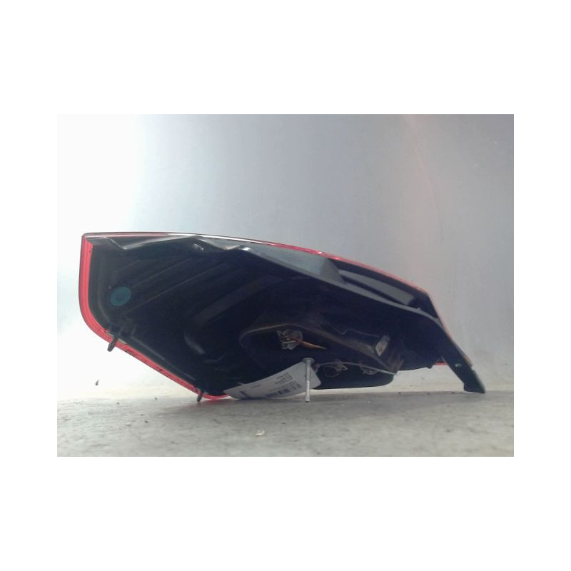 FEU ARRIERE DROIT FORD FIESTA 2010-