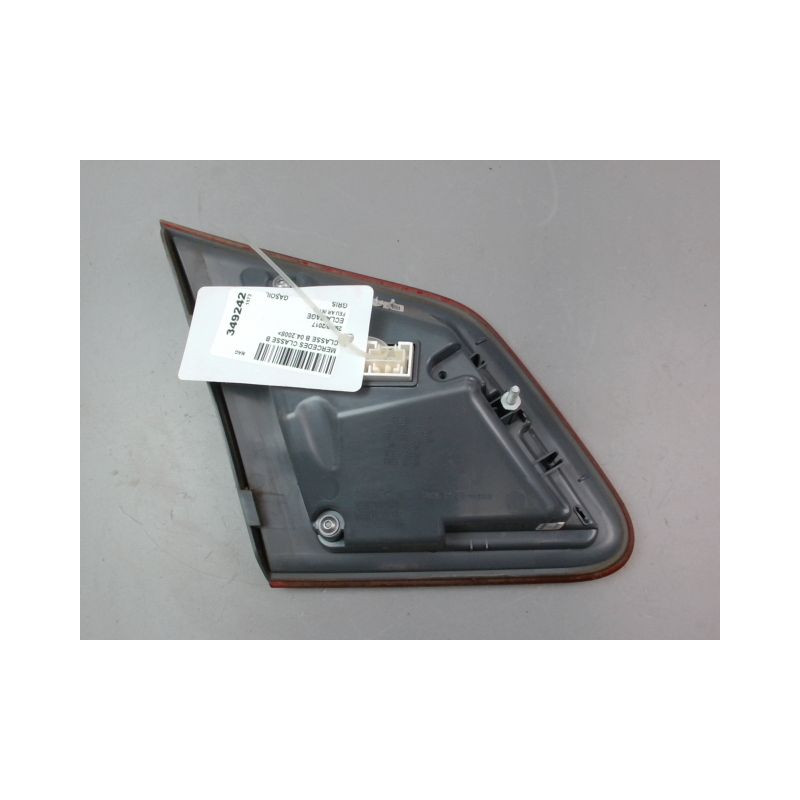 FEU ARRIERE INTERIEUR DROIT MERCEDES CLASSE B 2008-