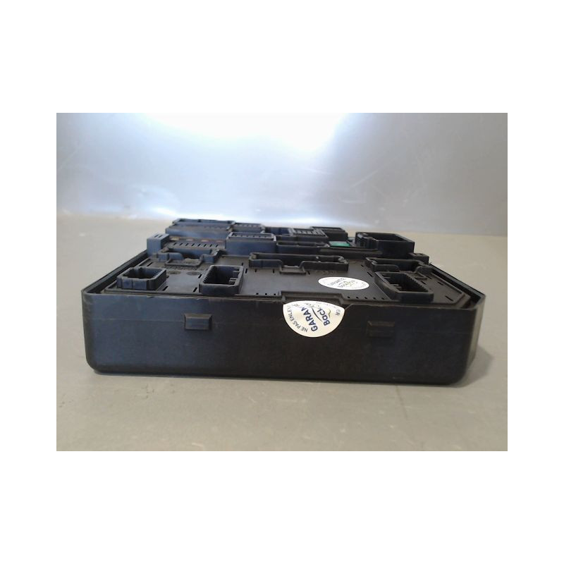 BOITE A FUSIBLES RENAULT MEGANE