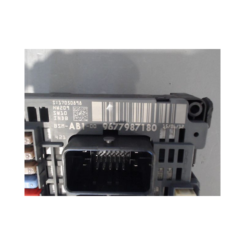 BOITE A FUSIBLES CITROEN C4