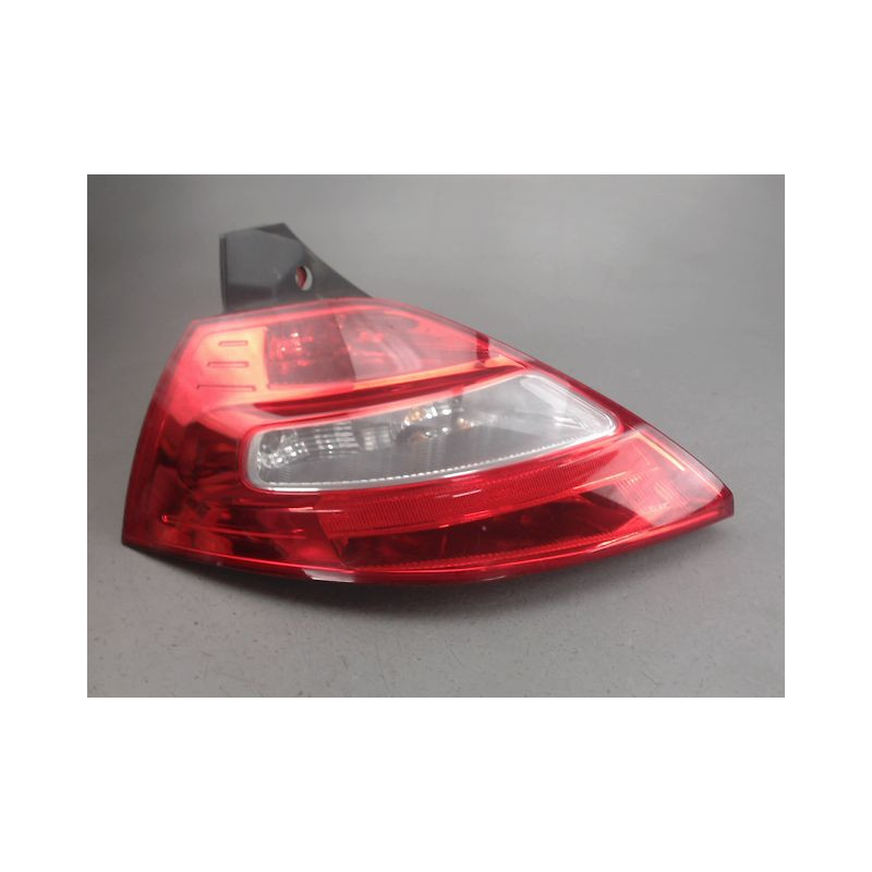 FEU ARRIERE GAUCHE  RENAULT MEGANE