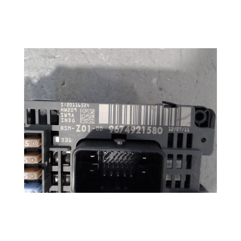 BOITE A FUSIBLES CITROEN C4
