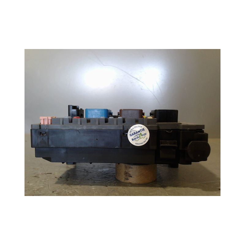 BOITE A FUSIBLES CITROEN C4