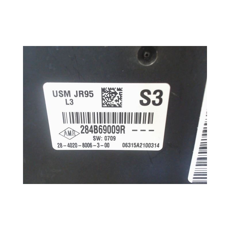 BOITE A FUSIBLES RENAULT MEGANE