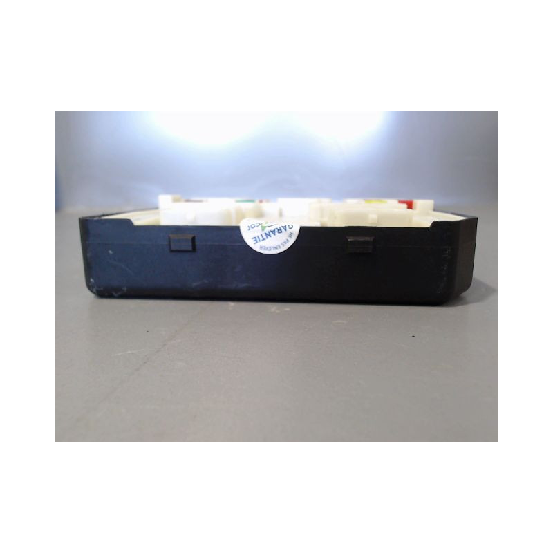 BOITE A FUSIBLES RENAULT MEGANE
