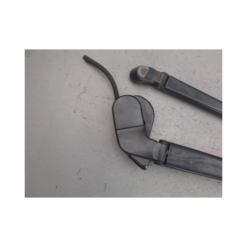 BRAS ESSUIE-GLACE AVANT TOYOTA YARIS