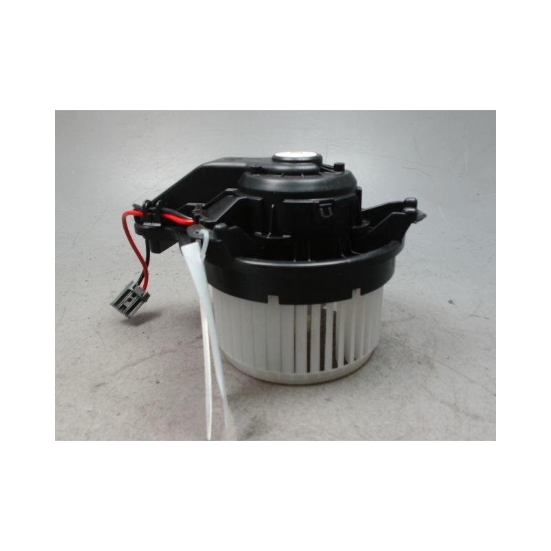MOTEUR VENTILATEUR CHAUFFAGE FORD KUGA
