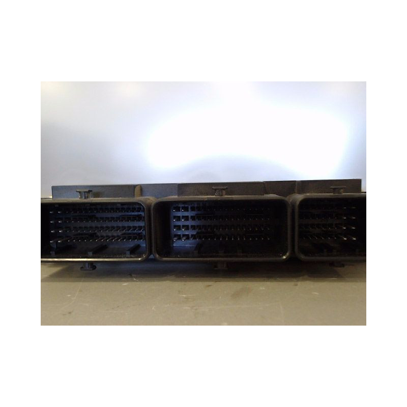 CALCULATEUR MOTEUR RENAULT KANGOO