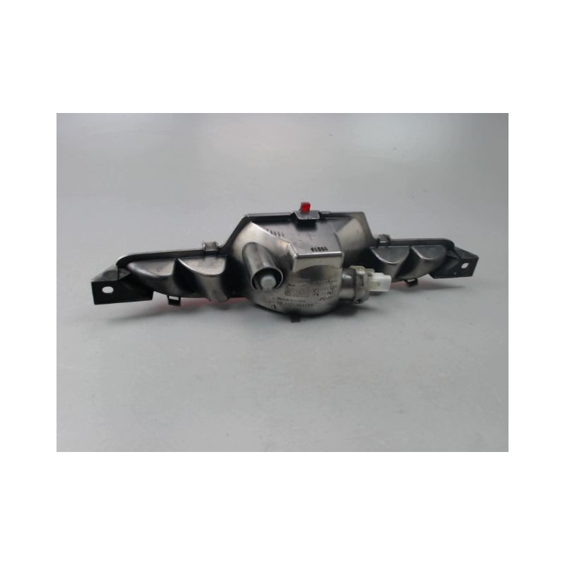 FEU BROUILLARD CENTRAL ARRIERE PEUGEOT 208