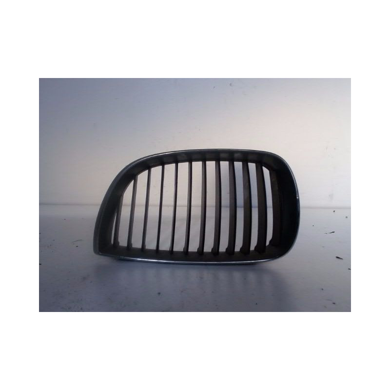 GRILLE CALANDRE GAUCHE B.M.W. SERIE 1