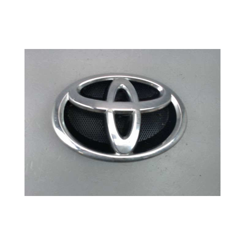 SIGLE CALANDRE TOYOTA VERSO