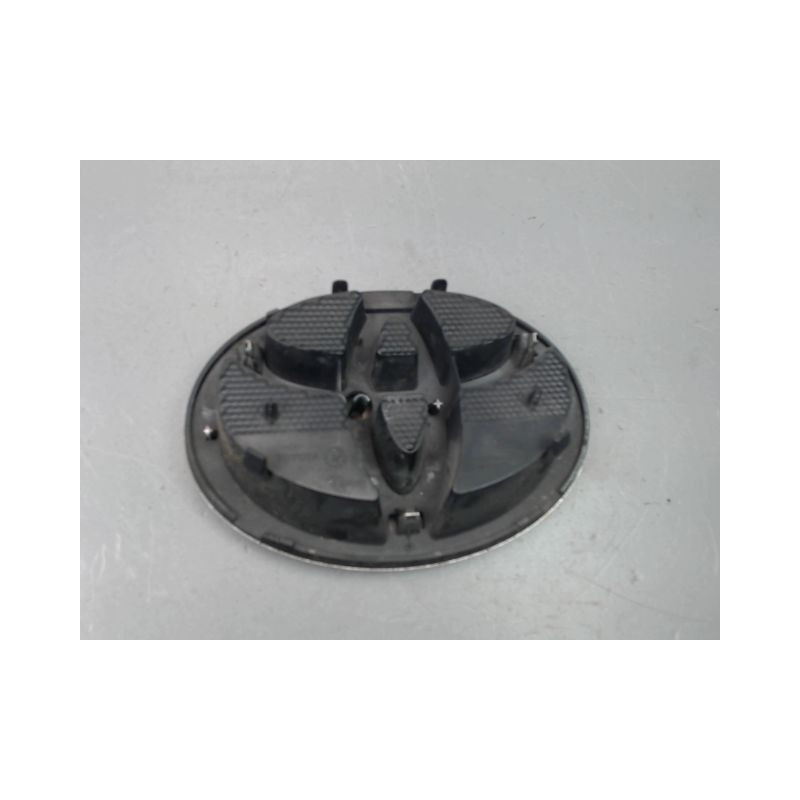 SIGLE CALANDRE TOYOTA VERSO