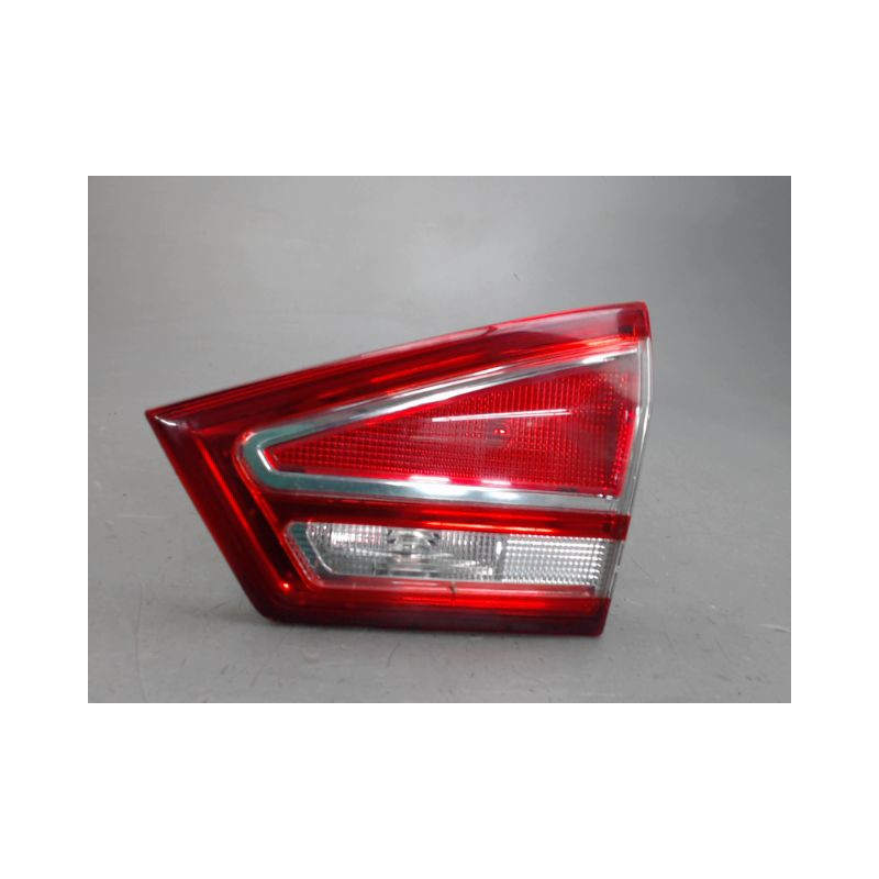 FEU ARRIERE INTERIEUR DROIT FORD B-MAX
