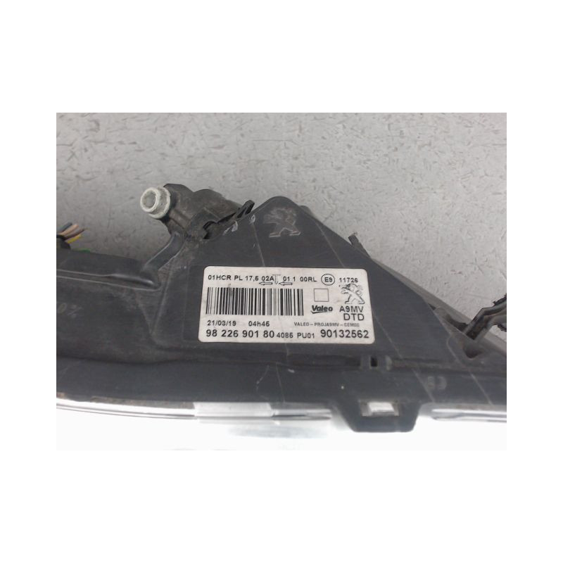 PHARE DROIT PEUGEOT 208