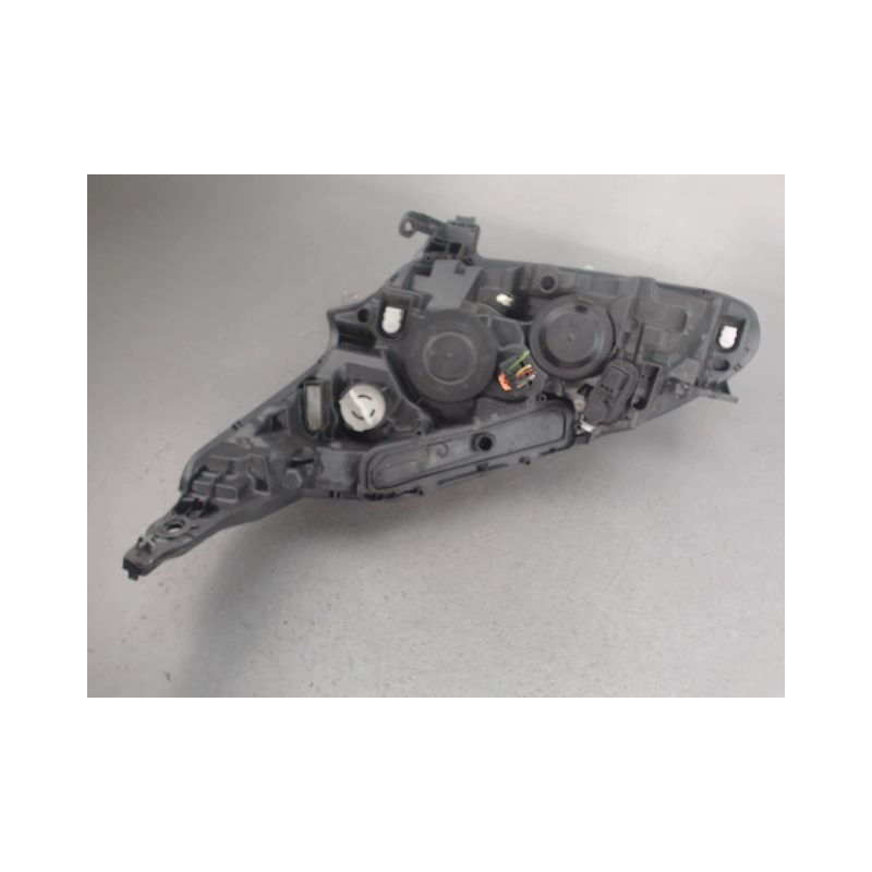 PHARE DROIT PEUGEOT 208