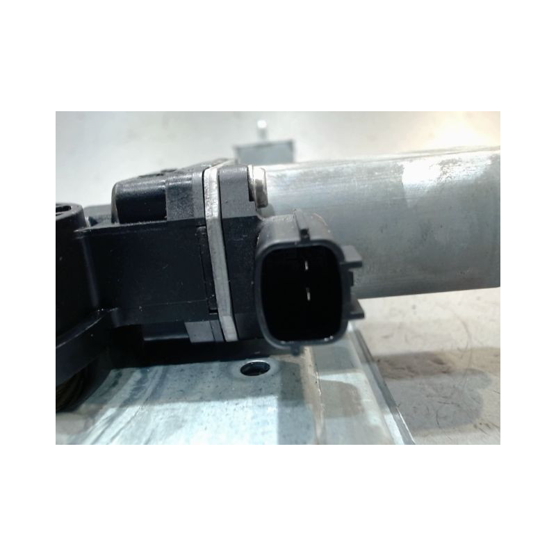 MECANISME LEVE-GLACE AVANT DROIT DACIA DUSTER