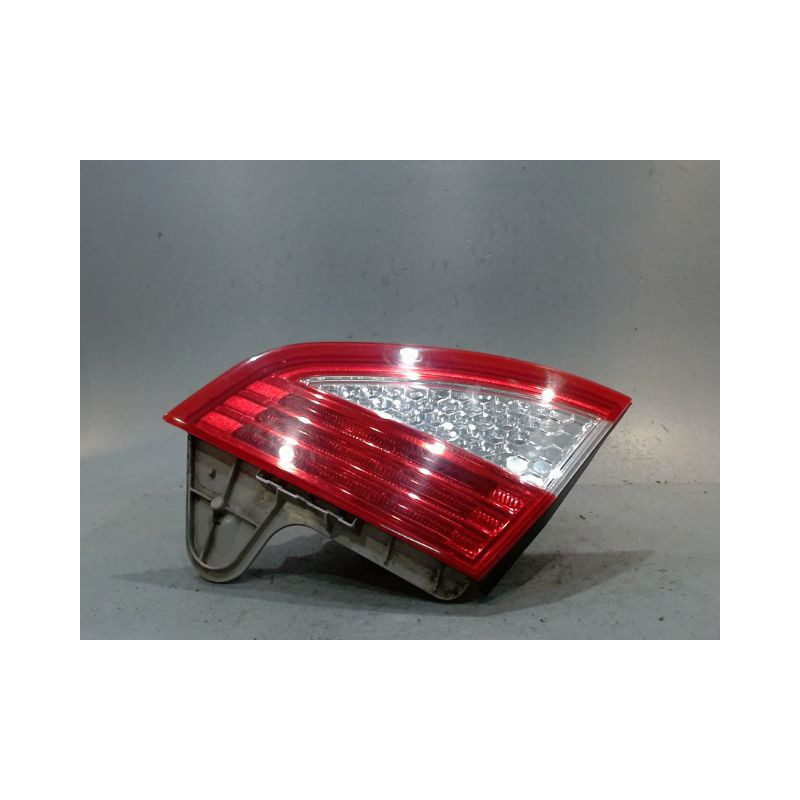 FEU ARRIERE INTERIEUR DROIT FORD MONDEO