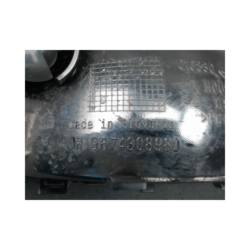 FEU BROUILLARD CENTRAL ARRIERE PEUGEOT 208