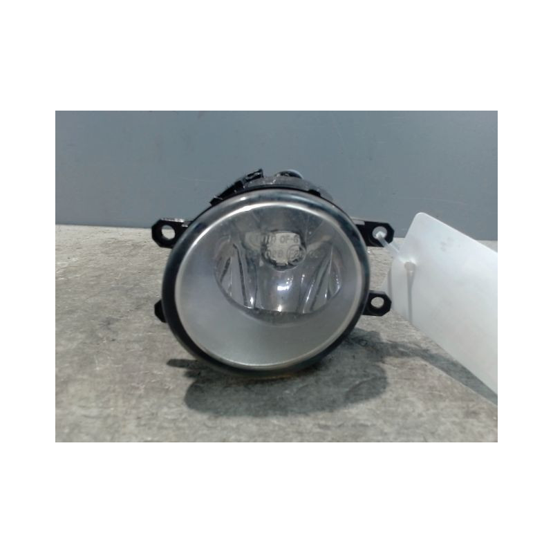 PHARE ANTIBROUILLARD AVANT GAUCHE TOYOTA VERSO 2010-