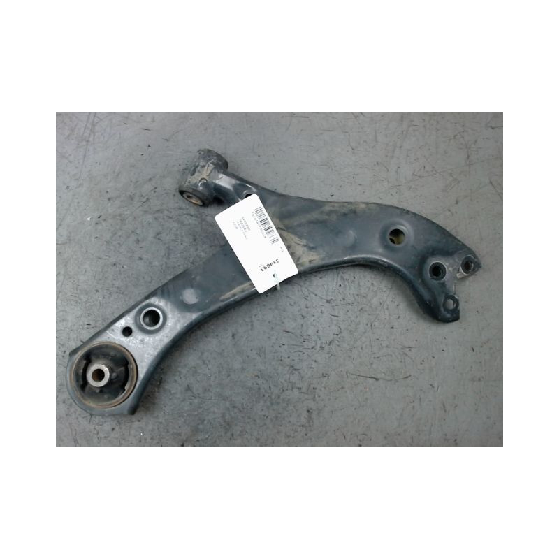 TRIANGLE INFERIEUR AVANT DROIT TOYOTA COROLLA