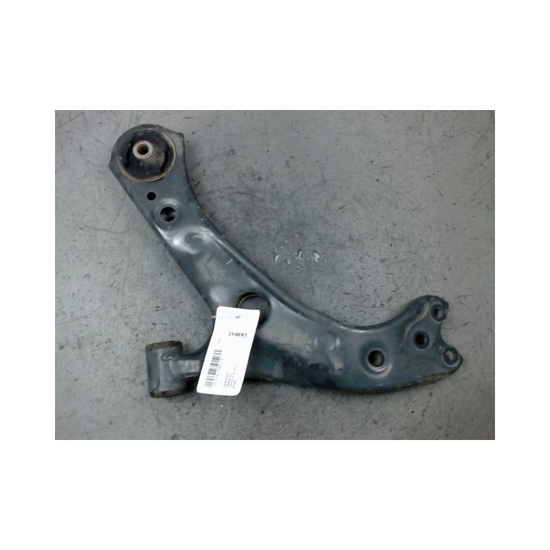 TRIANGLE INFERIEUR AVANT GAUCHE TOYOTA COROLLA