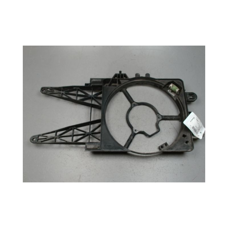 SUPPORT DE VENTILATEUR FIAT PUNTO 2003-