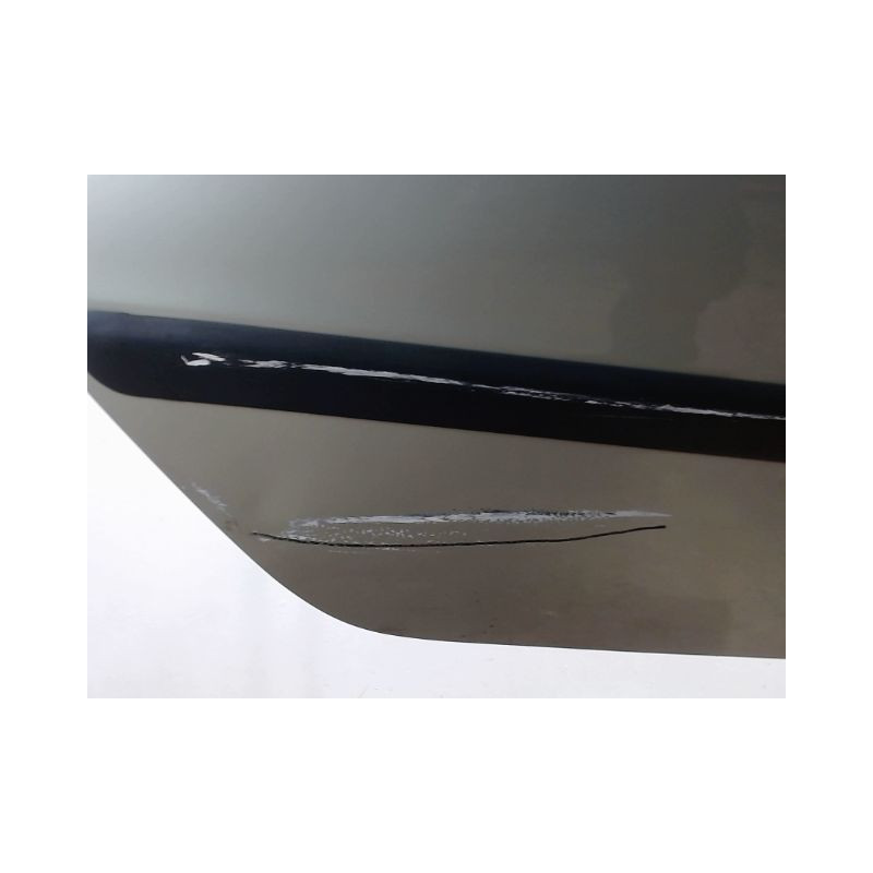 PORTE ARRIERE DROIT TOYOTA AVENSIS -2000