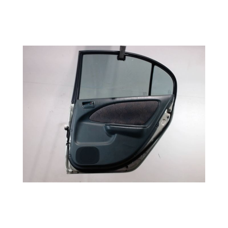 PORTE ARRIERE DROIT TOYOTA AVENSIS -2000