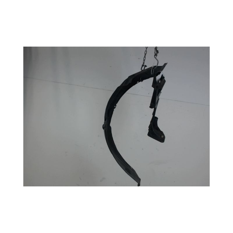 PARE-BOUE AVANT GAUCHE TOYOTA AVENSIS -2000