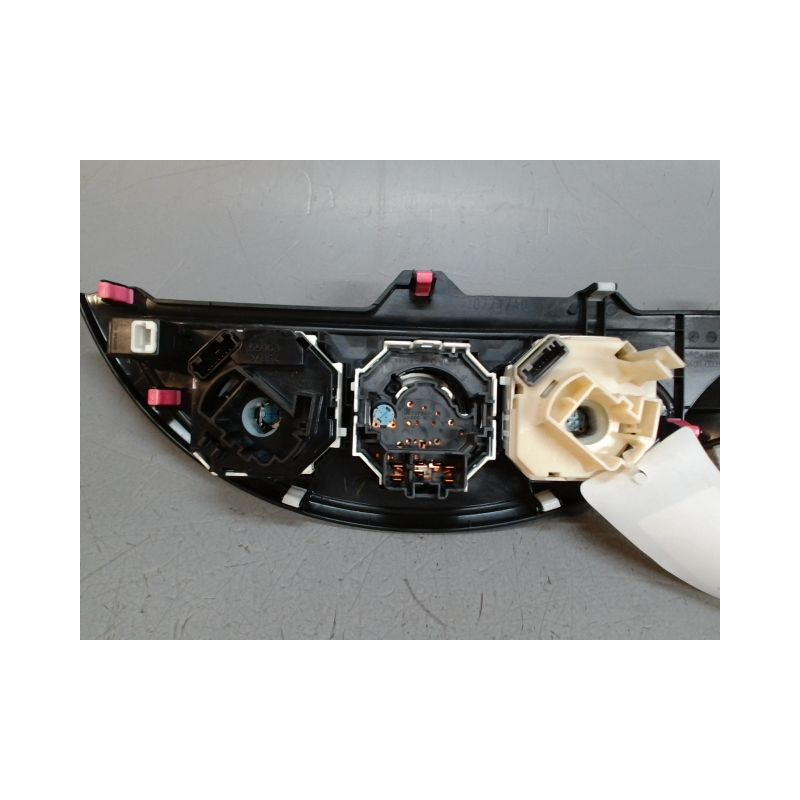 COMMANDE DE CHAUFFAGE TOYOTA YARIS